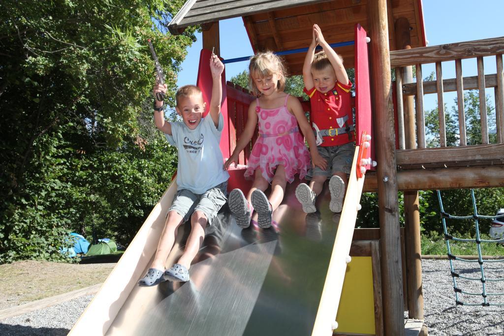 Camping-Hotel De Plein Air Les 2 Bois Baratier Zewnętrze zdjęcie